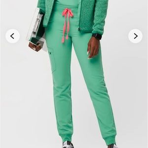 NWOT FIGS Zamora Jogger Scrub Pants